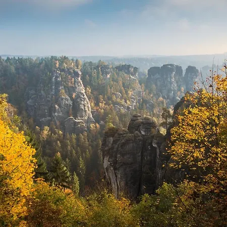 Elbsandstein-Suite Pirna Altstadt Stadtzentrum * Пирна